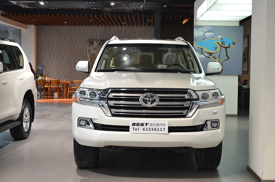 蘭德酷路(lù)澤4500中東(dōng)柴油版